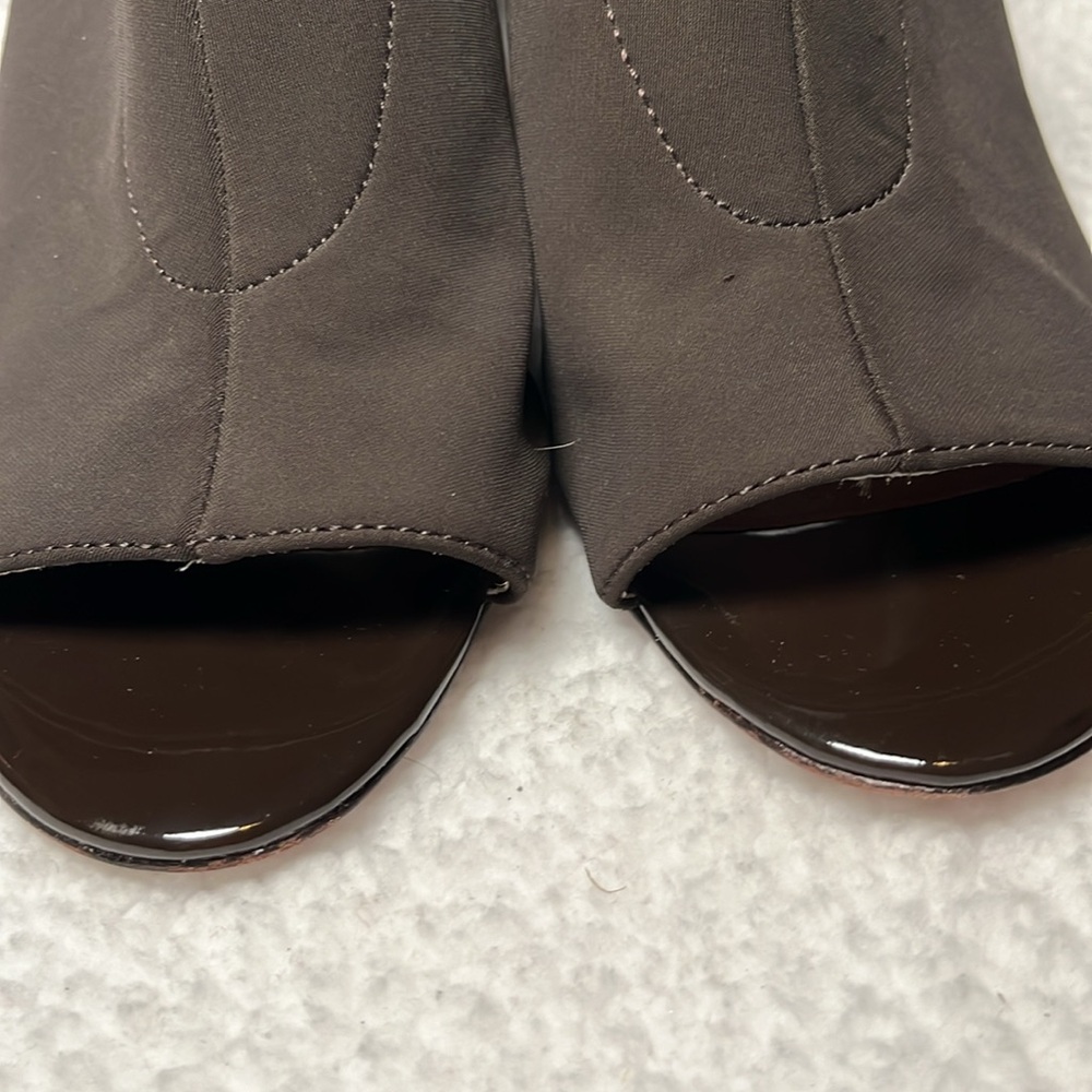 💙Donald Pliner 8M Made in Italy Slingback Block heel.Stretch crepe upper,3” heel - Picture 6 of 9